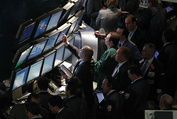 Week in Business: Floor traders gather at the NYSE's Operations Control Centre