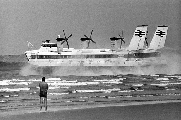 Channel crossings: 1968: The world's largest hovercraft, the Mountbatten class SRN4