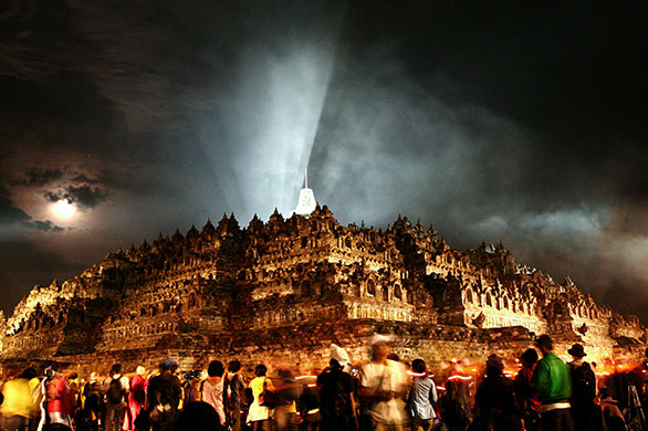 24 Hours in Pictures: Indonesia Commemorates Buddha's Birthday