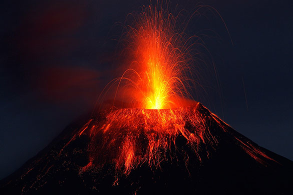 24 Hours in Pictures: View of the eruption of the Tungurahua volcano in Ecuador
