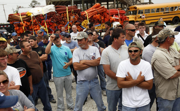 Deepwater Horizon oil rig: Fishermen ready to sign up to help lay oil booms