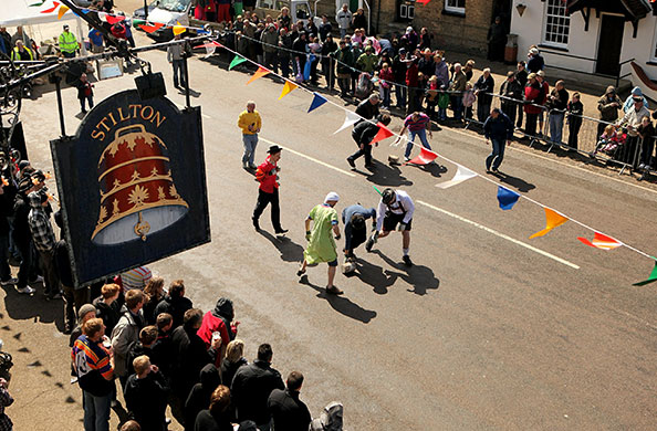 Stilton cheese race : Stilton Cheese Rolling Competition