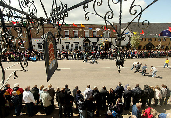 Stilton cheese race : Stilton Cheese Rolling Competition