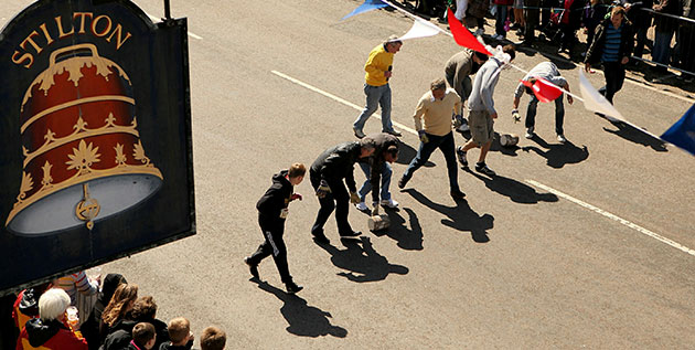 Stilton cheese race : Stilton Cheese Rolling Competition