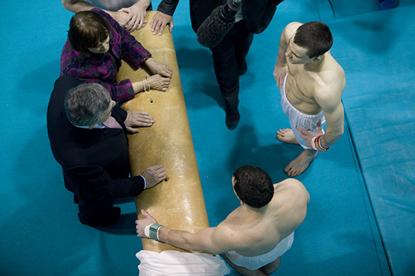 Martin Argles election: Gordon Brown and Tessa Jowell watch students at Loughborough University
