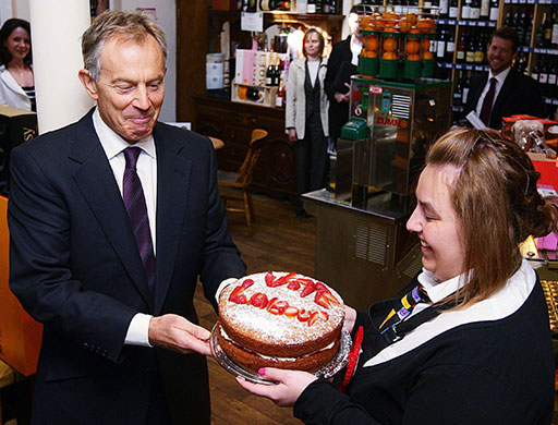 Election 4 May: Tony Blair campaigns for Labour