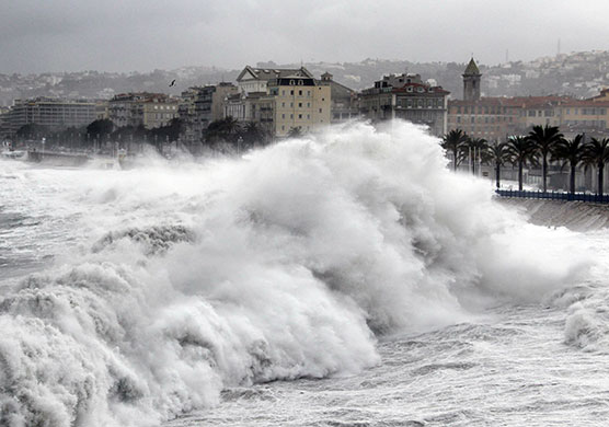 French Riviera flooding: Giant waves break onto beaches in Nice