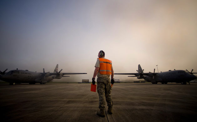 Deepwater Horizon oil rig: Oil spill reaches Louisiana coast : chemical dispersing 