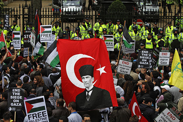 Israel protests: Pro-Palestinian supporters gather in London