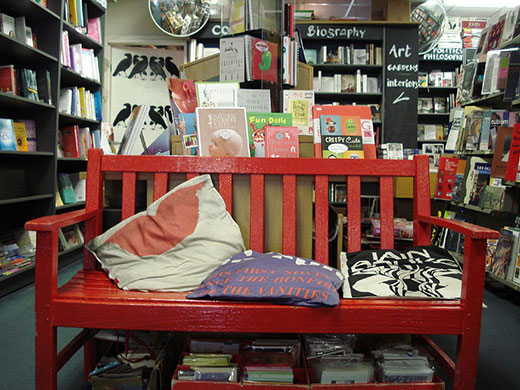 Bookshops: Bookseller Crow