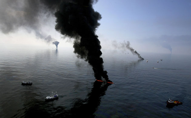 BP oil spill: Deepwater Horizon oil spill:  a controlled burn of spilled oil 