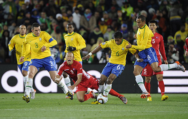 Brazil v North Korea: Jong Tae-Se can't get though the Brazilian defence