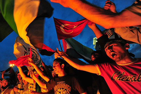 24 hours in pictures: Istanbul, Turkey: Demonstrators shout slogans