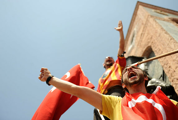 24 hours in pictures: Turkish nationalists chant slogans against PKK