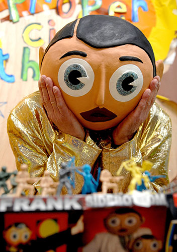 Frank Sidebottom: 2008: Frank Sidebottom poses with his toys