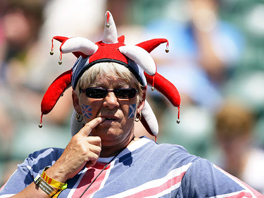 wimbledon atmosphere: A Murray fan