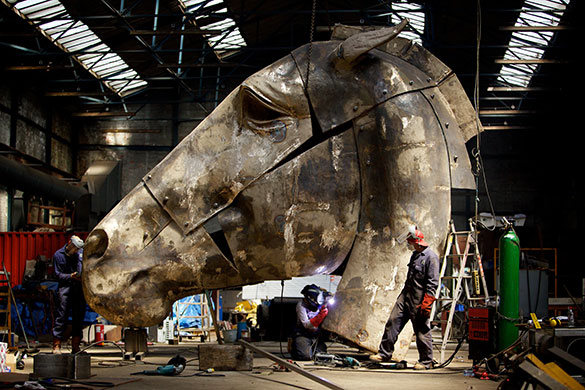 Nic Fiddian-Green : Nic Fiddian-Green putting the finishing touches to Greekhead-Artemis