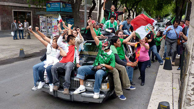 Fans network Flickr: Fans flickr: Mexican fans celebrate