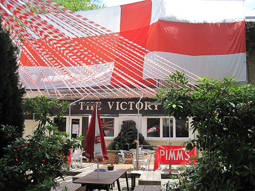 Fans network Flickr: Fans flickr: A patriotic pub supporting England