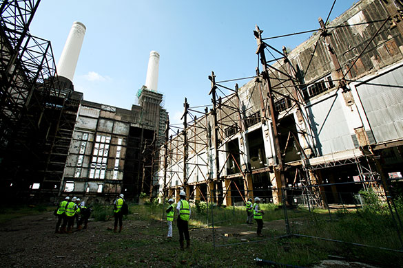 Battersea power station: 2007: Photographers inside Battersea Power Station.