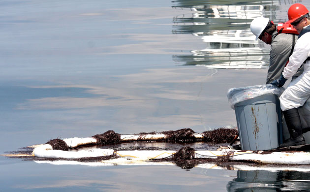 Deepwater horizon: BP oil spill :  coast of Perdido Key, Florida