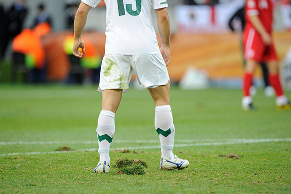 Slovenia versus England: Bad surface at Port Elizabeth