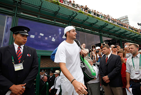 Isner v mahut: John Isner of the U.S.