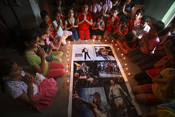 24 hours in pictures: Michael Jackson tribute in India