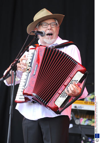 Friday's Bands: Rolf Harris at Glastonbury