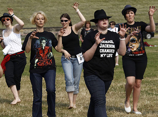 Michael Jackson memorial: Fans of entertainer Michael Jackson perform in Leipzig