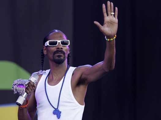 Fridays Bands: Snoop Dogg Performs at glastonbury