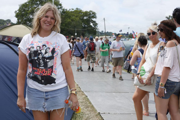 t-shirts: Girl wearing a newkids on the block t-shirt at Glastonbury