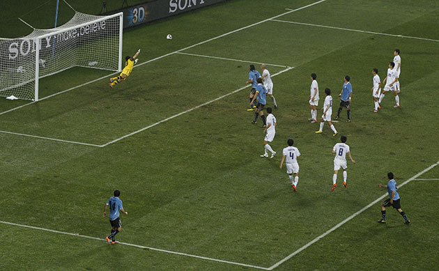 Knockout stages day 1: Luis Suarez scores his, and Uruguay's second