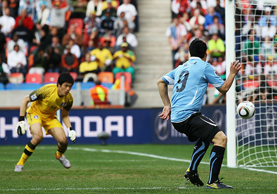 Knockout stages day 1: Luis Suarez opens the scoring