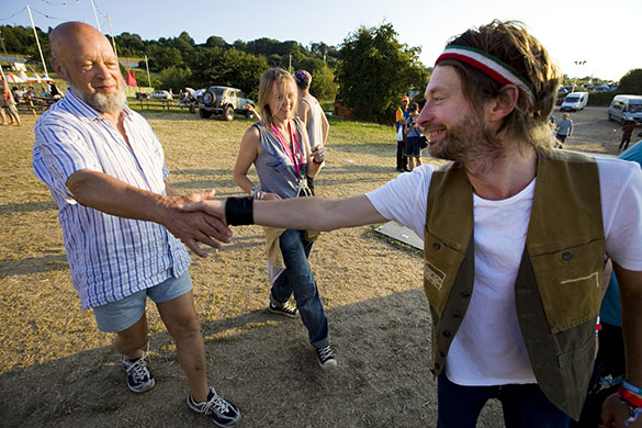 Eavis at Glastonbury: Michael and Emily Eavis meet Thom Yorke backstage