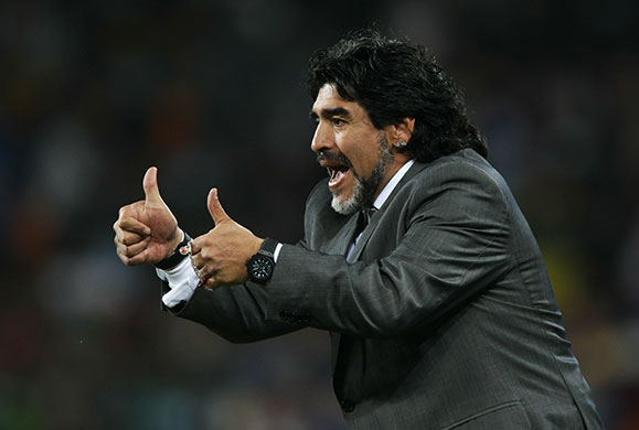argentina v mexico: Diego Maradona gives a thumbs up