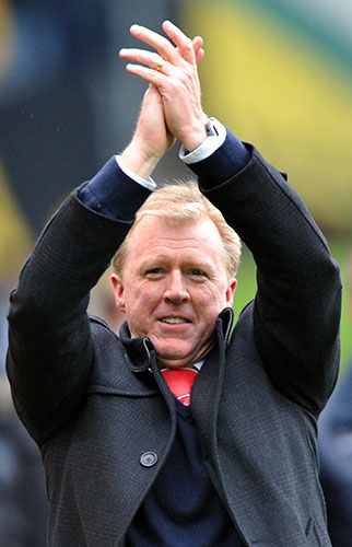 Possible managers: Twente's coach Steve McClaren reacts