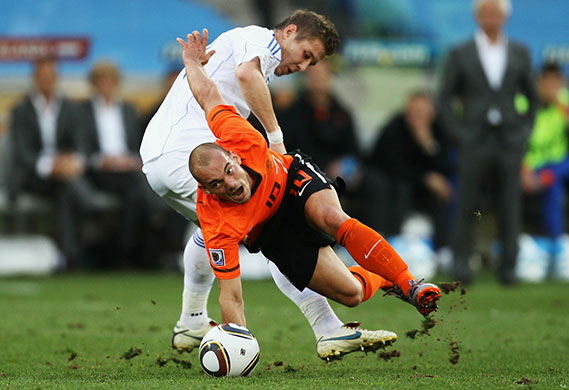 sport: Netherlands v Slovakia: 2010 FIFA World Cup - Round of Sixteen
