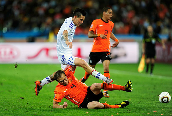 sport: Netherlands v Slovakia: 2010 FIFA World Cup - Round of Sixteen