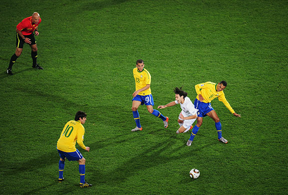 footie: Brazil v Chile: 2010 FIFA World Cup - Round of Sixteen