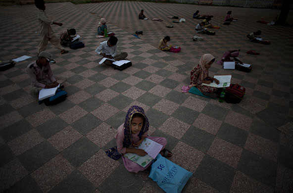 24 hours: Students from poor families in Islamabad, Pakistan