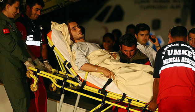 Istanbul activists return: An activist who was expelled from Israel is taken to a hospital in Ankara