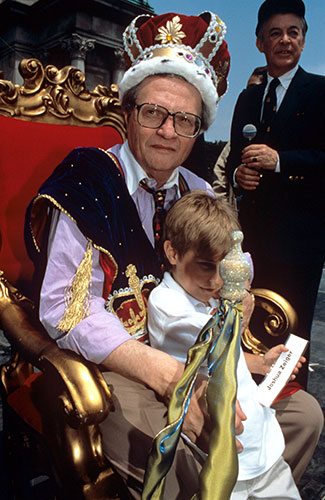 Larry King retires: 1995: Larry King Crowned King of Brooklyn in New York