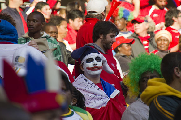 Chile fan in joker makeup