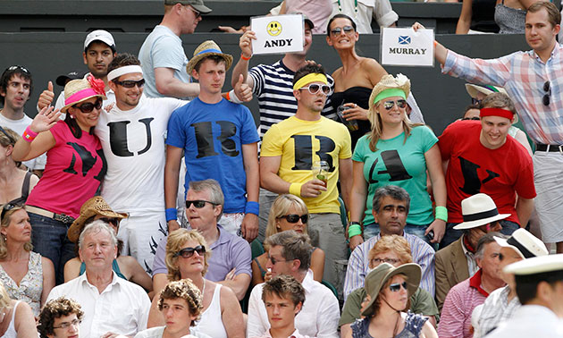 andy murray wimbledon 2011 outfit. The fans at Wimbledon are