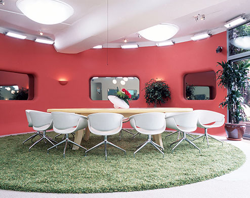 Big Brother house: Big Brother 4 - dining room and grass effect rug