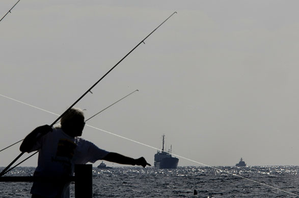 24 hours: israel navy intercepts rachel corrie ship in ashdod
