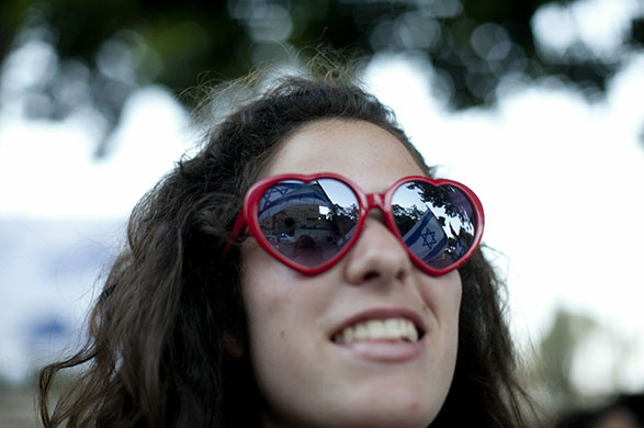 24 hours in pictures: supporters of israeli military demonstrate in jerusalem