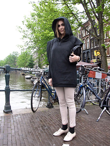 face hunter: amsterdam: An American girl in Amsterdam