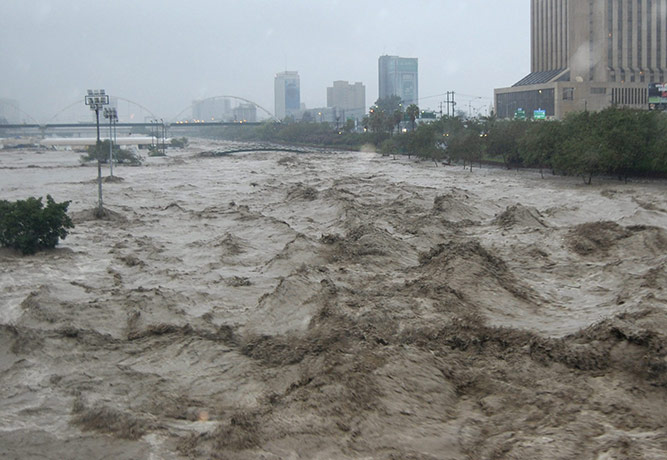 Hurricane Alex: The river Santa Catarina in the city of Monterrey northern Mexico in flood 
